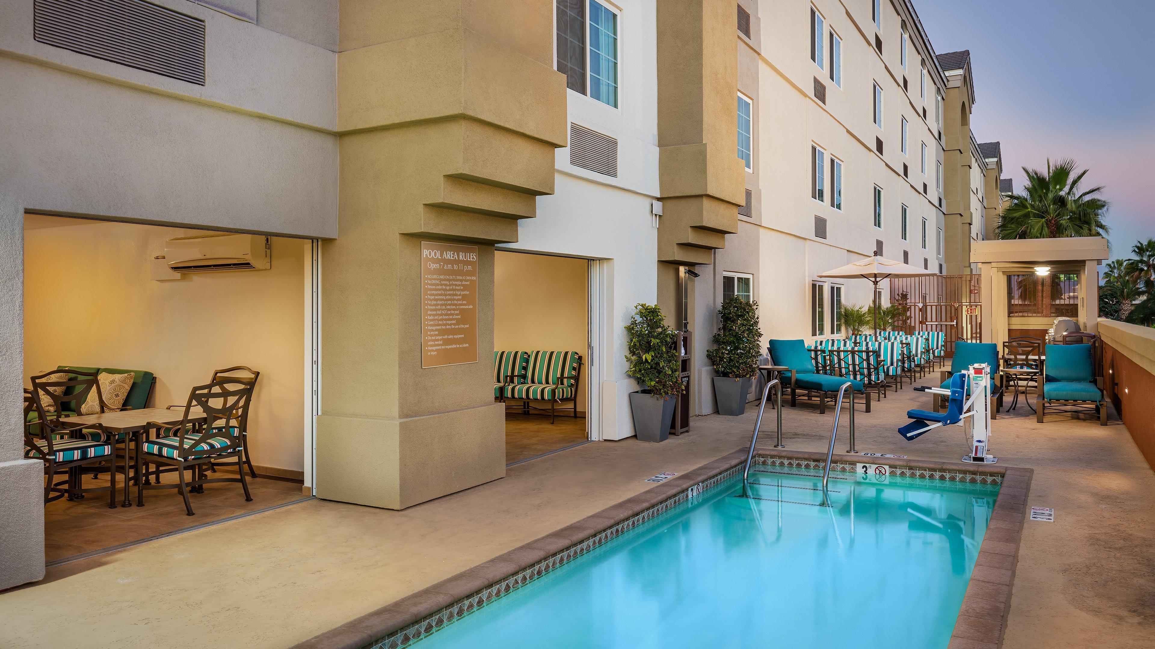 Candlewood Suites Anaheim - Resort Area By Ihg Екстериор снимка