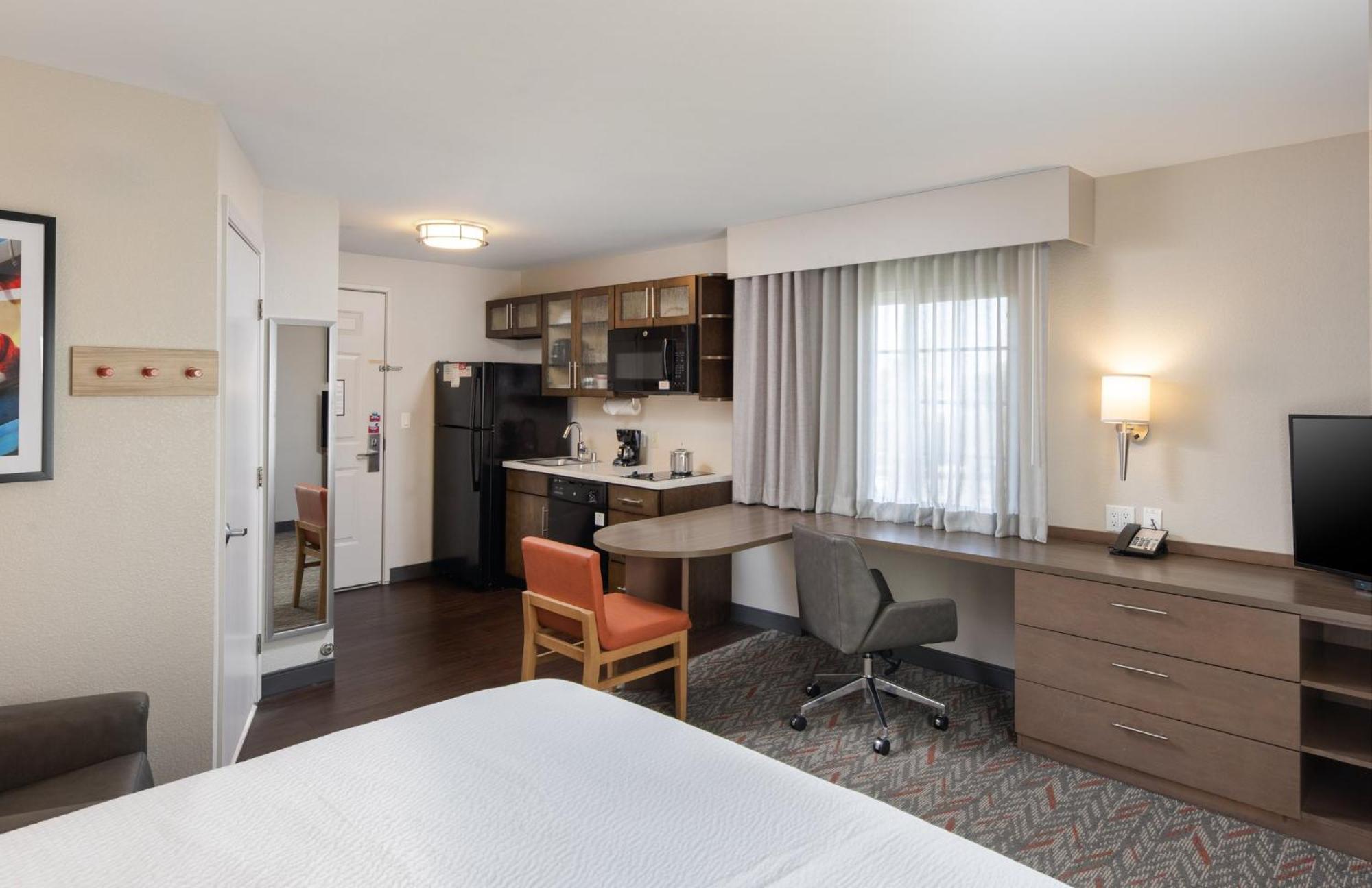 Candlewood Suites Anaheim - Resort Area By Ihg Екстериор снимка