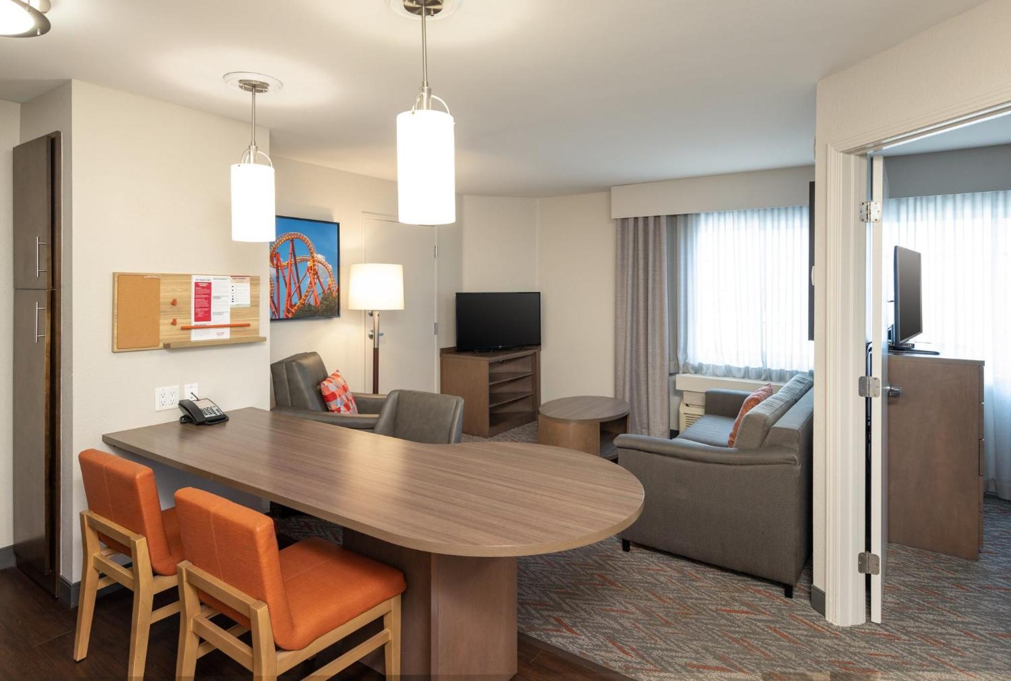 Candlewood Suites Anaheim - Resort Area By Ihg Екстериор снимка