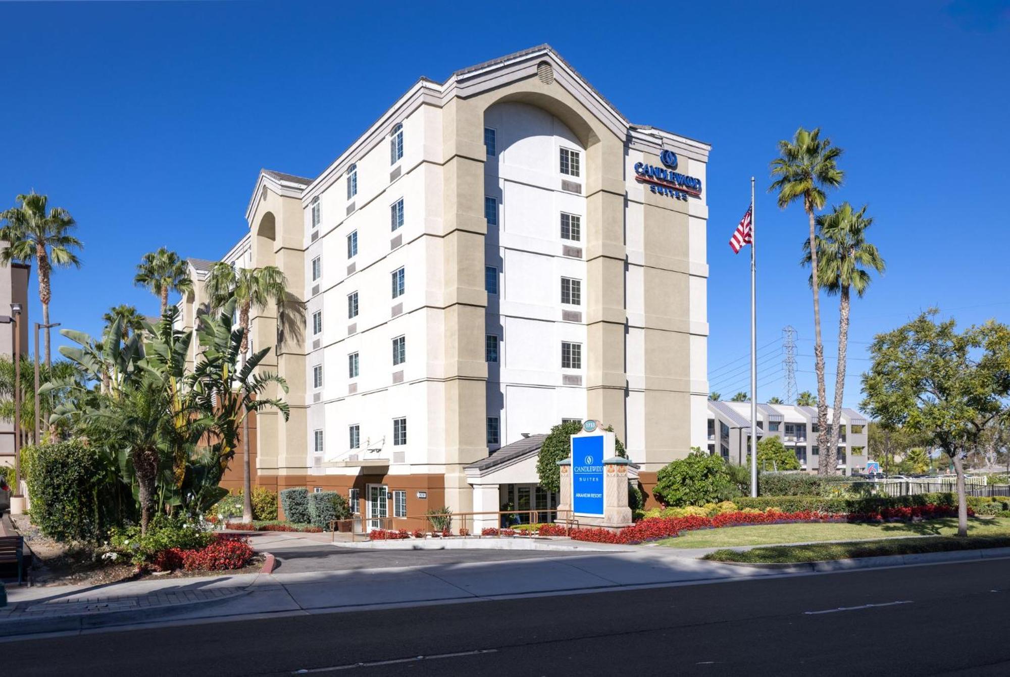 Candlewood Suites Anaheim - Resort Area By Ihg Екстериор снимка