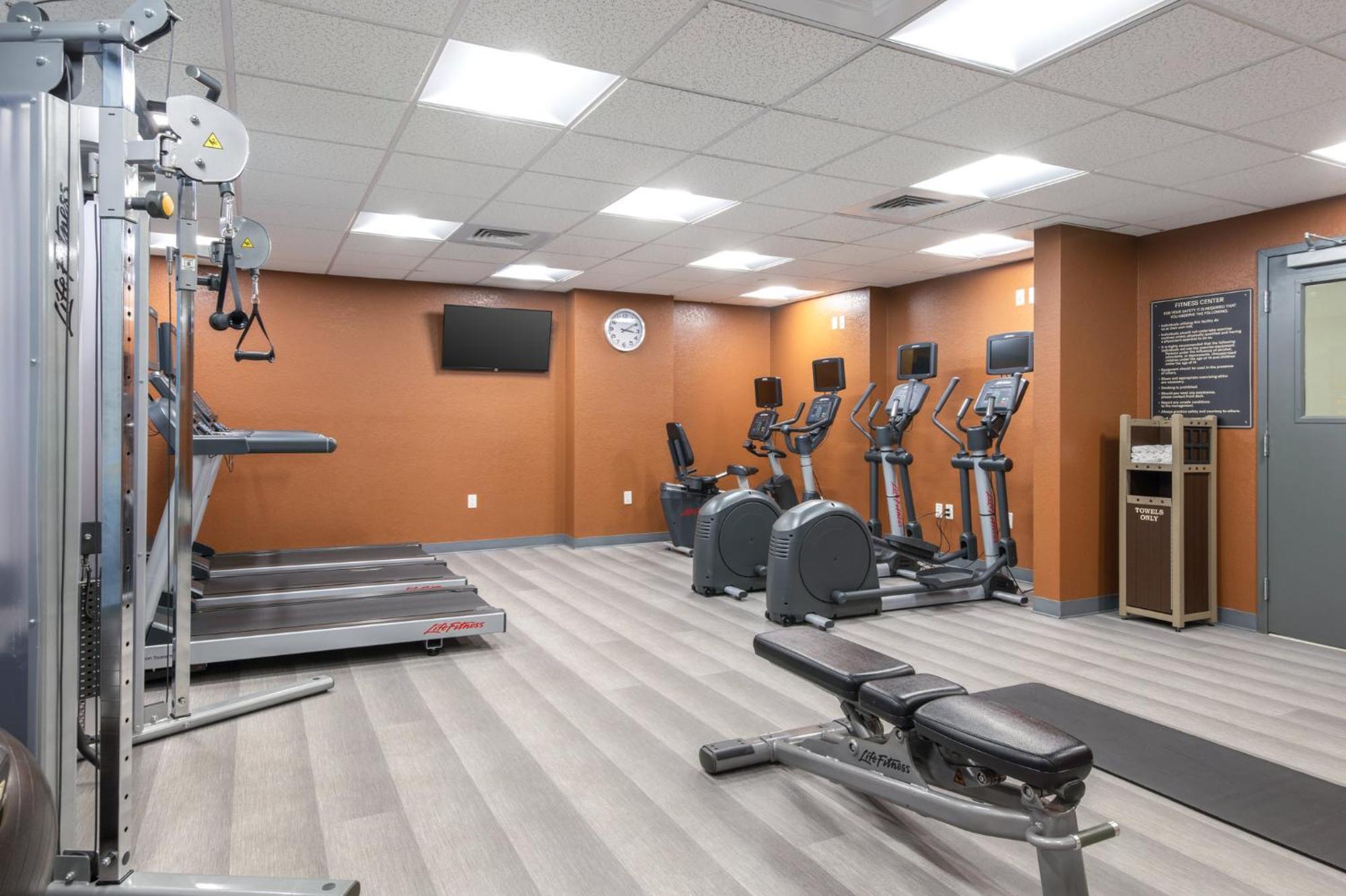 Candlewood Suites Anaheim - Resort Area By Ihg Екстериор снимка