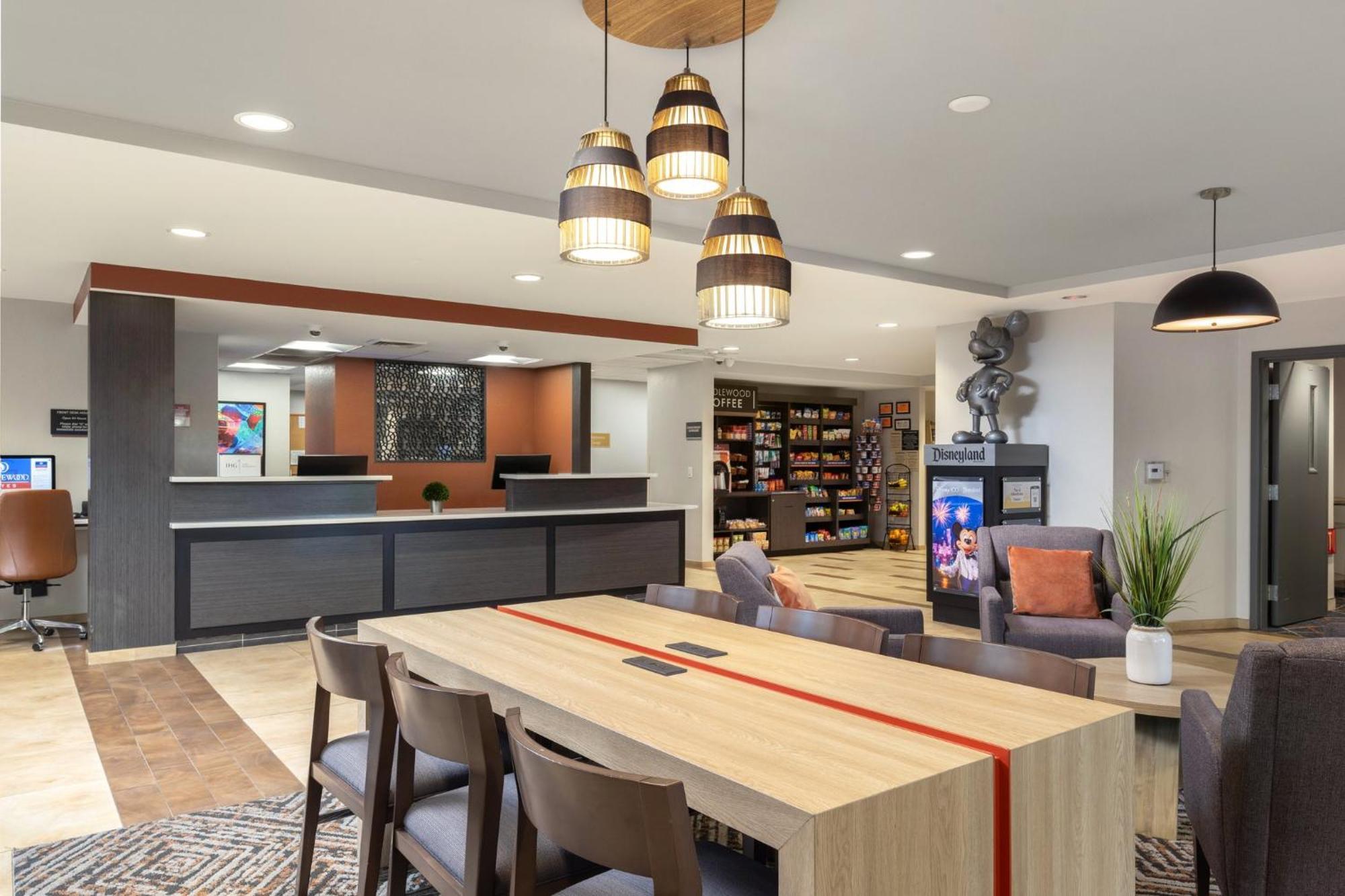 Candlewood Suites Anaheim - Resort Area By Ihg Екстериор снимка