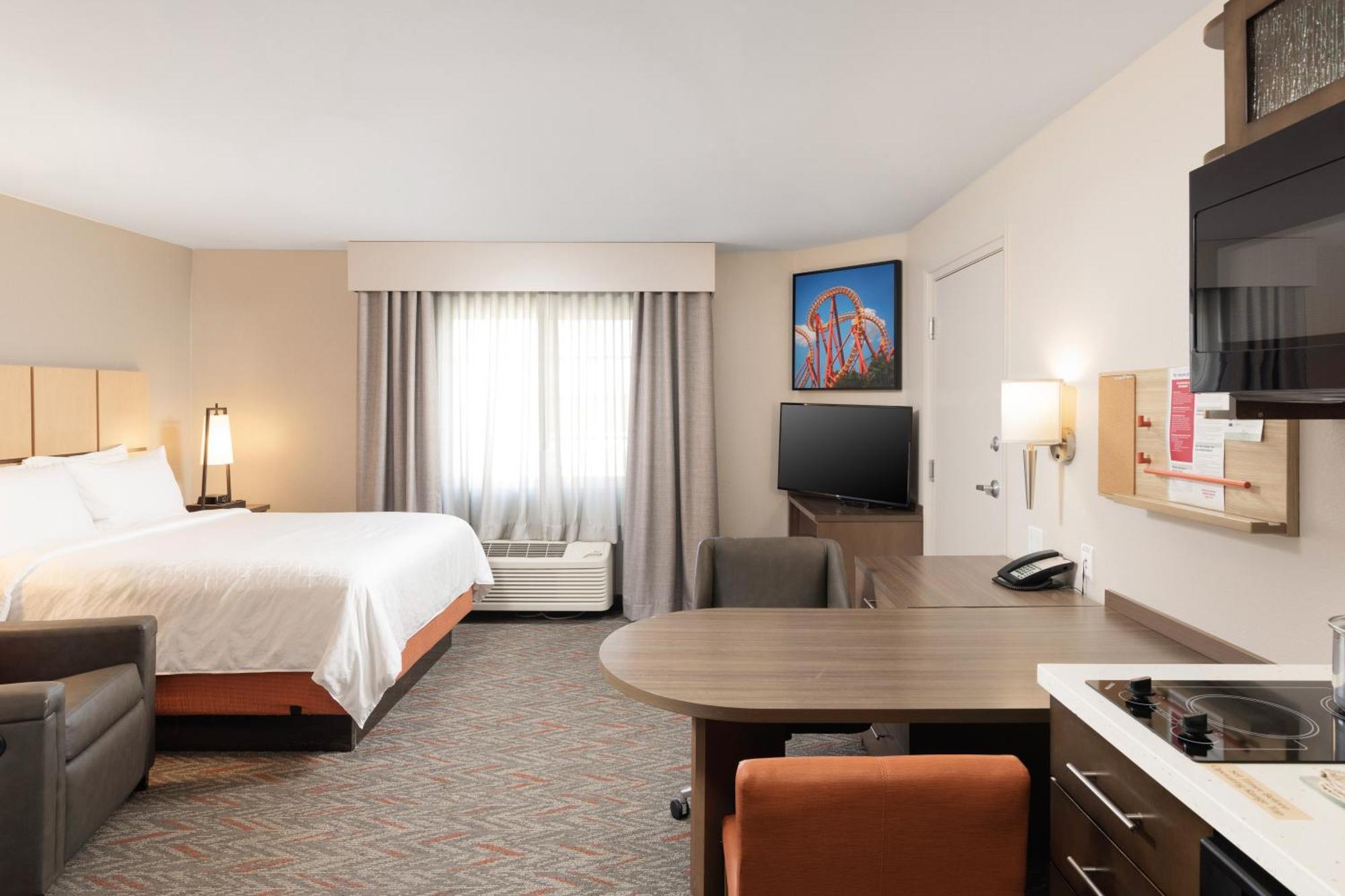 Candlewood Suites Anaheim - Resort Area By Ihg Екстериор снимка