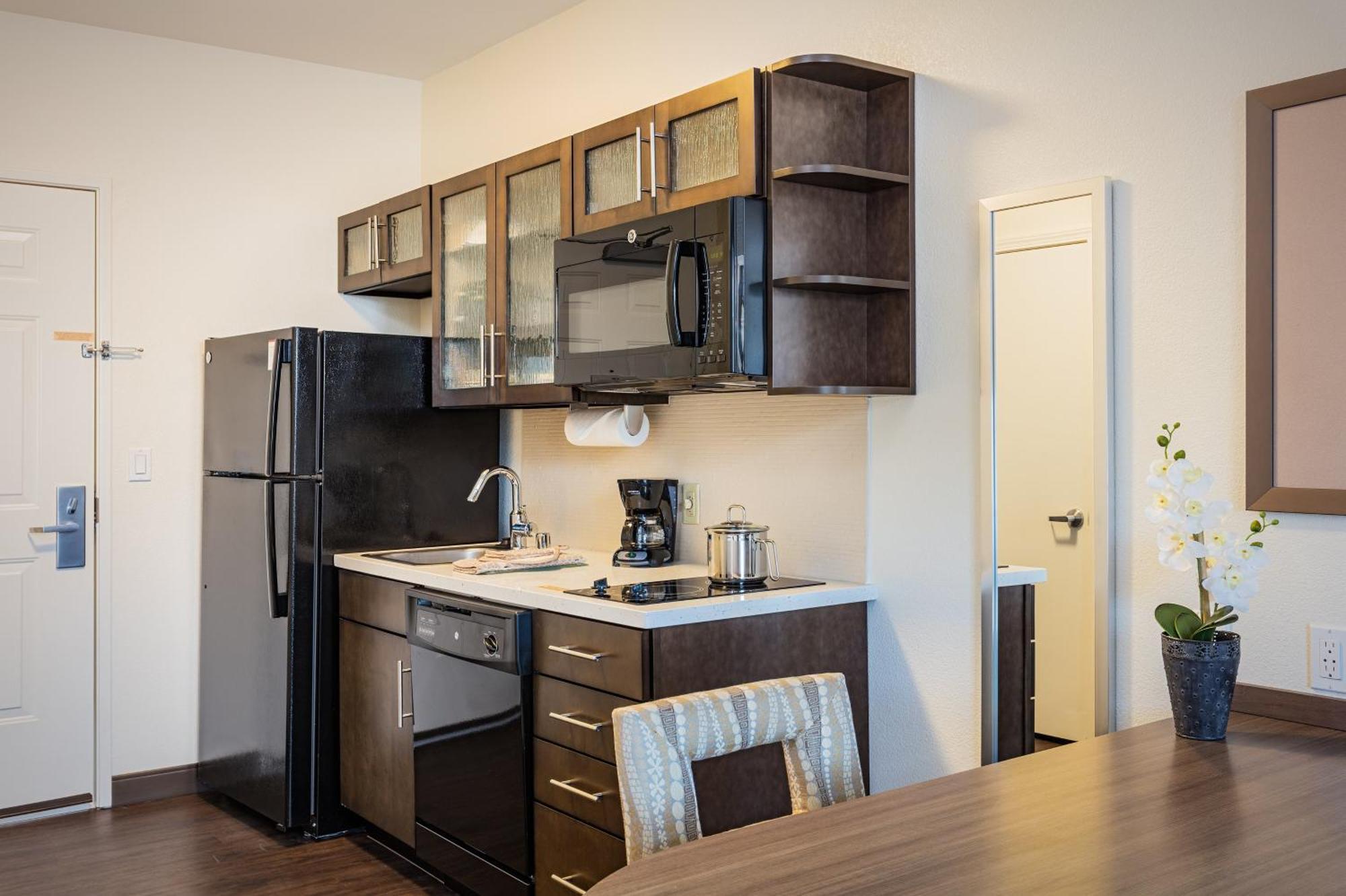 Candlewood Suites Anaheim - Resort Area By Ihg Екстериор снимка